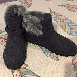 Brand new Bearpaw booties